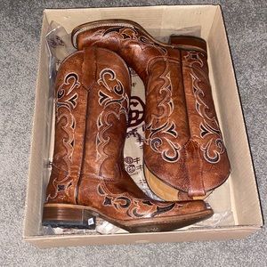 These are boots that are new & never been warn